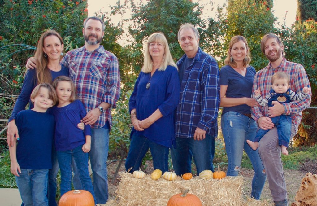 family-pumpkin-photo